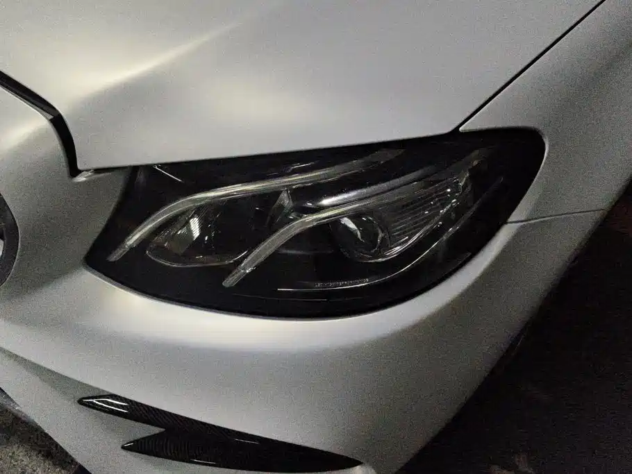 Mercedes-Benz E-Class — миниатюра 5