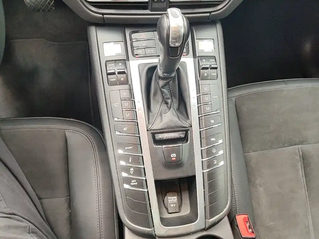 Porsche Macan — миниатюра 14