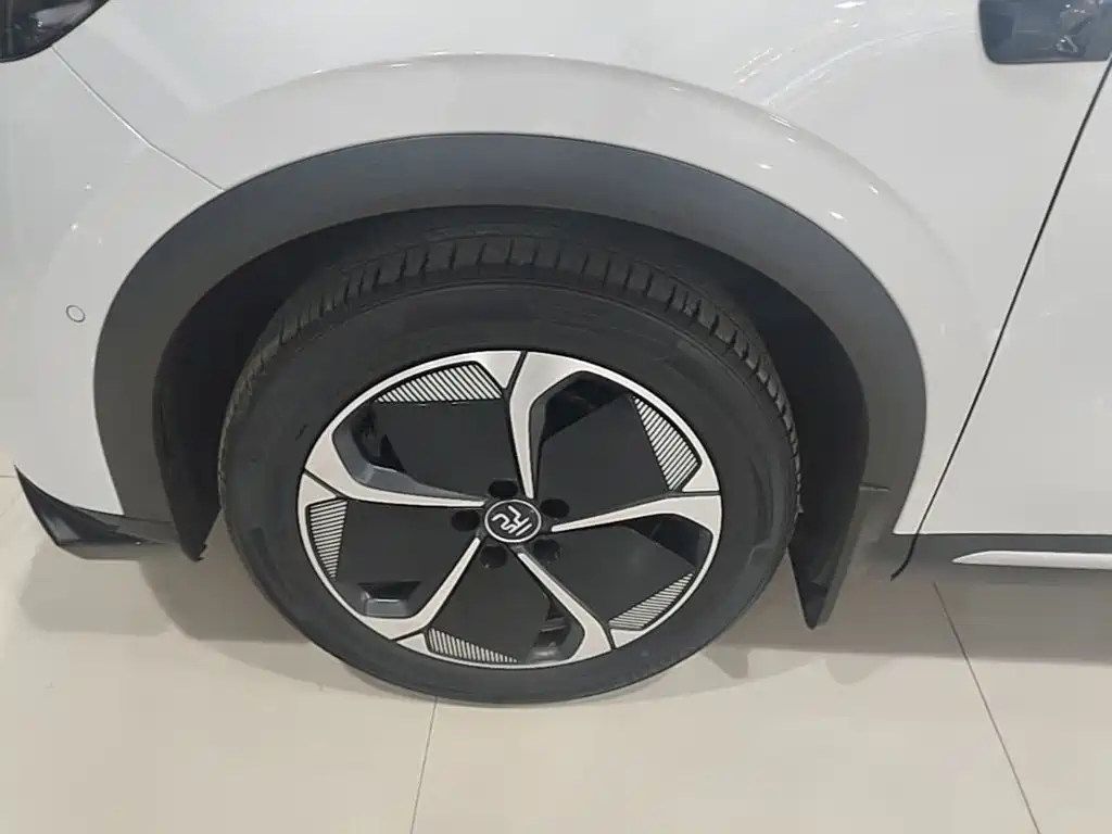 BYD Yuan Plus — миниатюра 23