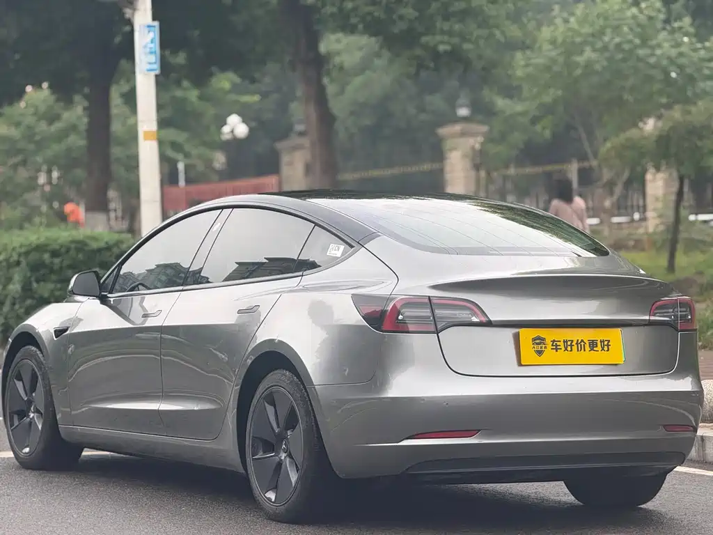 Tesla Model 3 — миниатюра 13