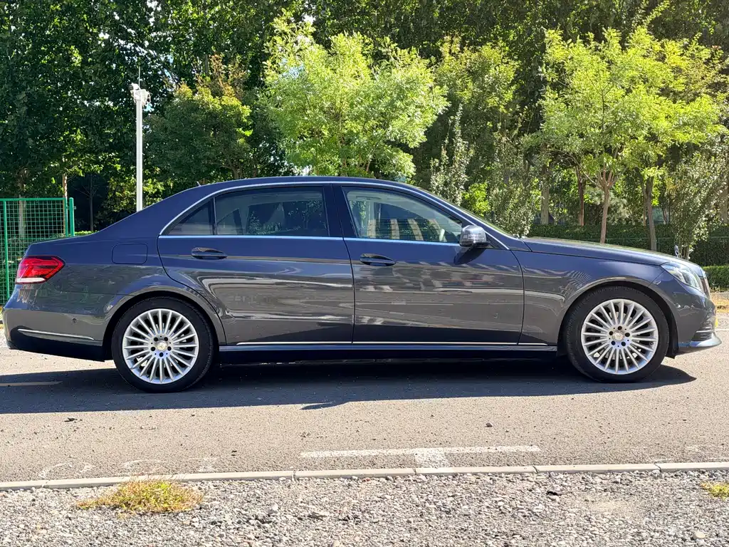 Mercedes-Benz E-Class — миниатюра 4