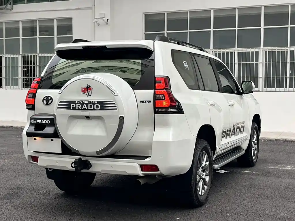TOYOTA PRADO