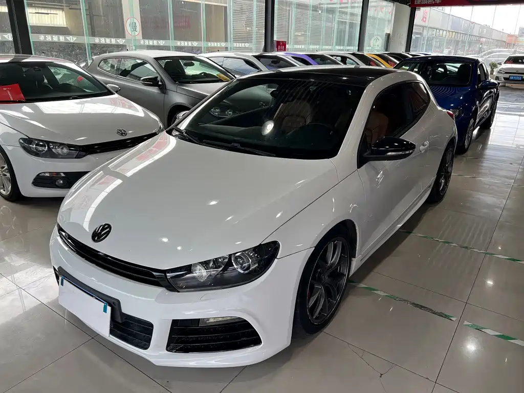 Купить Volkswagen Scirocco