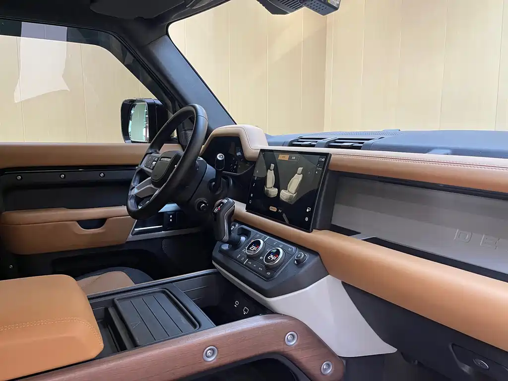 Land Rover Defender — миниатюра 12