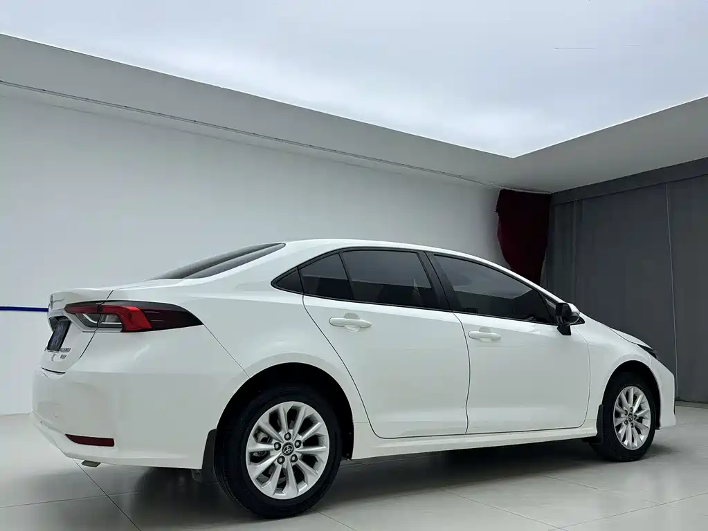 Toyota Corolla — миниатюра 6