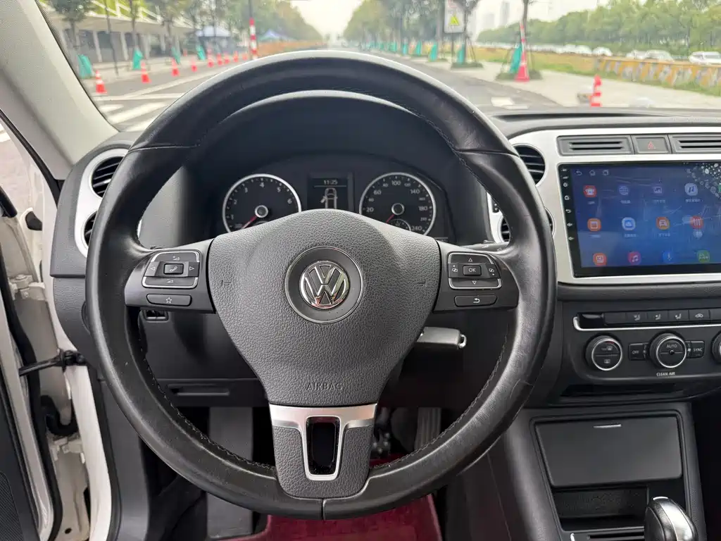 Volkswagen Tiguan — миниатюра 15