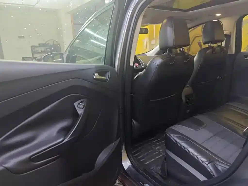 Ford Kuga — миниатюра 7