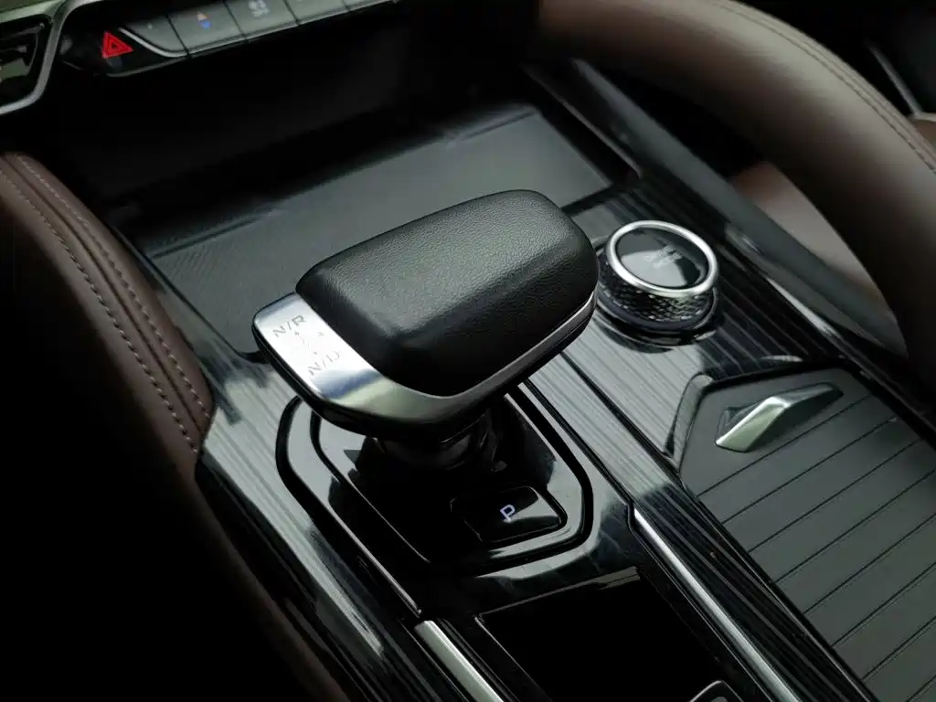 Geely Xingyue L — миниатюра 13