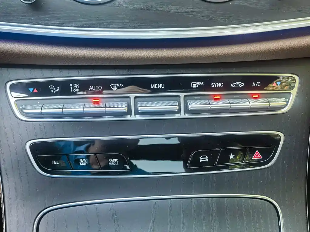 Mercedes-Benz E-Class — миниатюра 24
