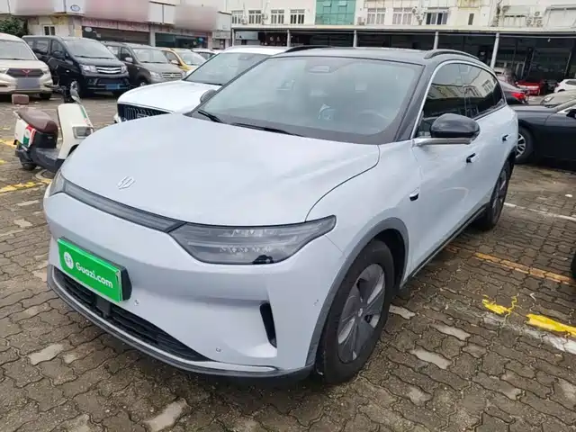 Leapmotor C11