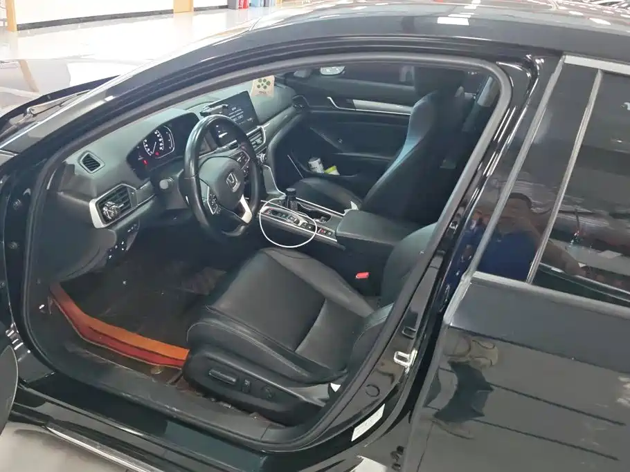 Honda Accord — миниатюра 9