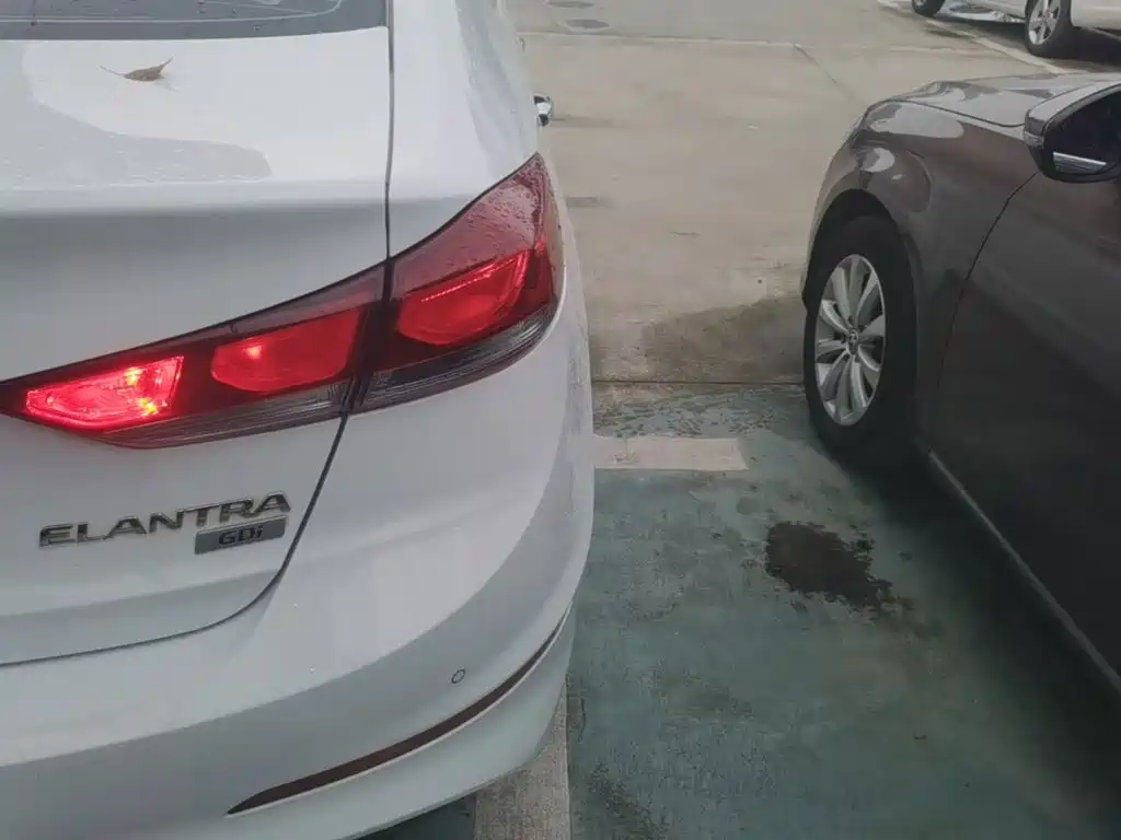 Hyundai Elantra — миниатюра 8
