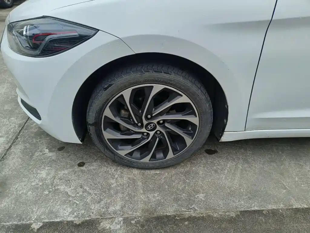 Hyundai Elantra — миниатюра 23