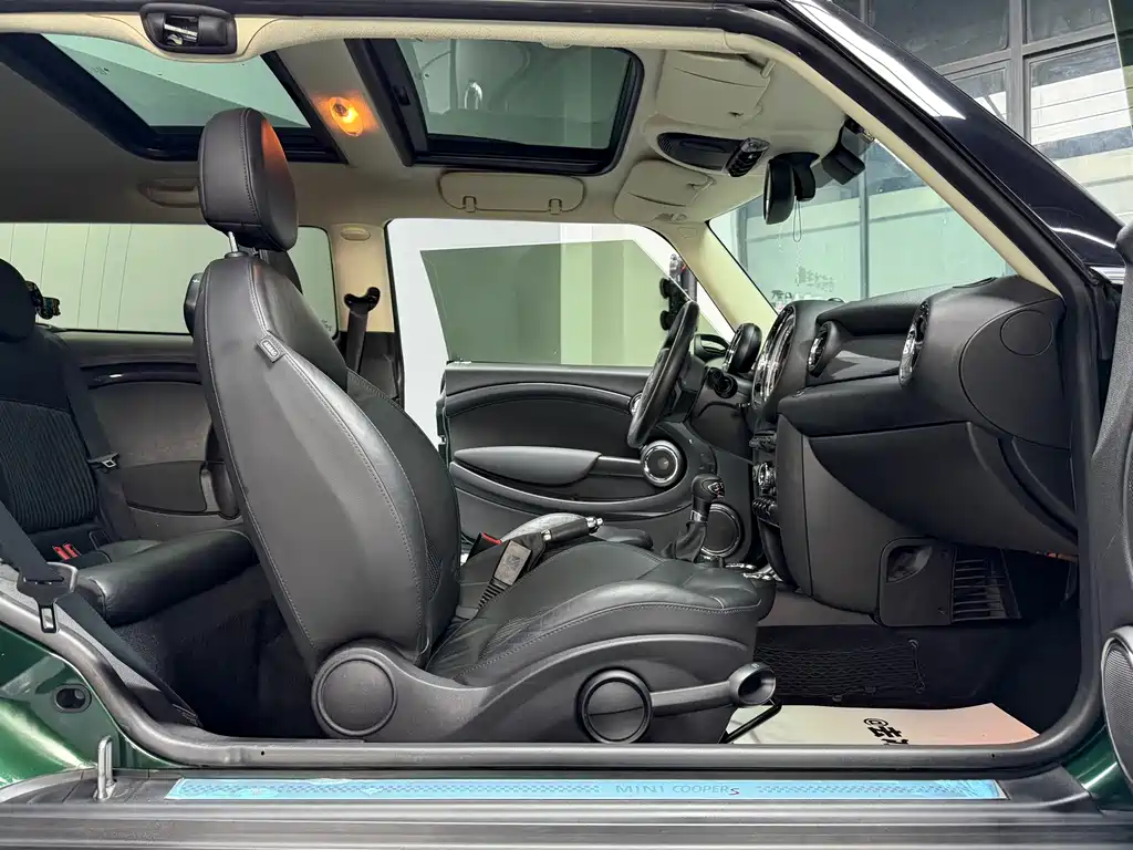 MINI Mini Clubman — миниатюра 6