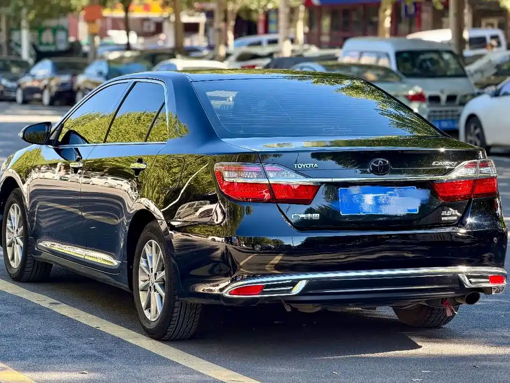 Toyota Camry — миниатюра 10
