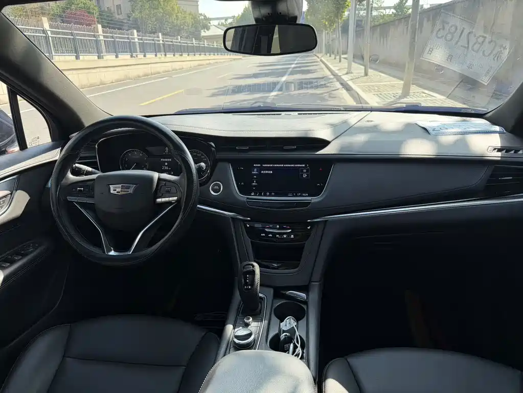 Cadillac XT6 — миниатюра 8