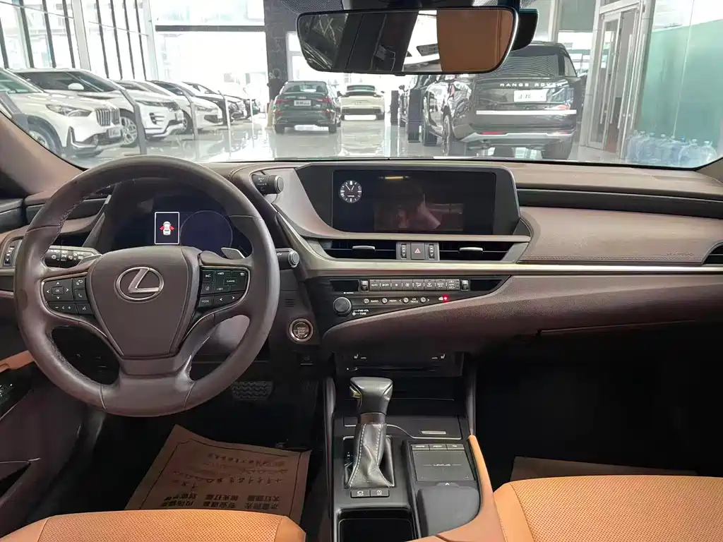 Lexus ES — миниатюра 7