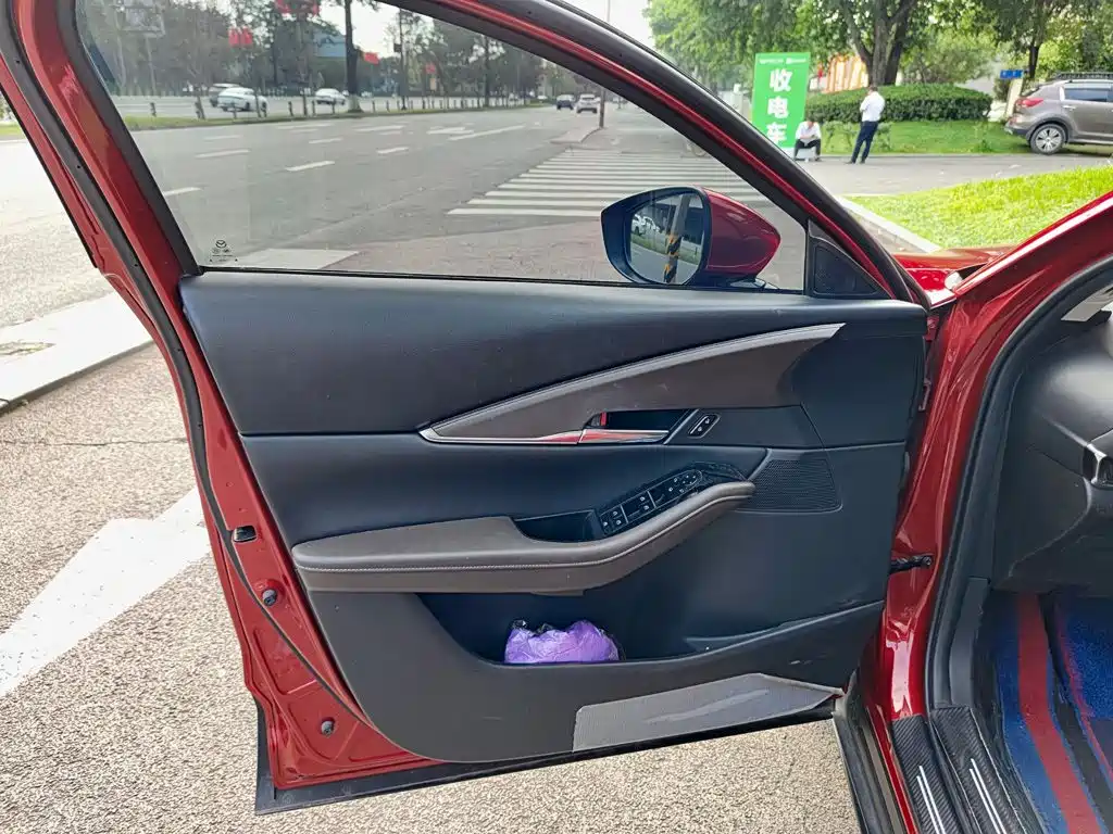 Mazda CX-30 — миниатюра 6