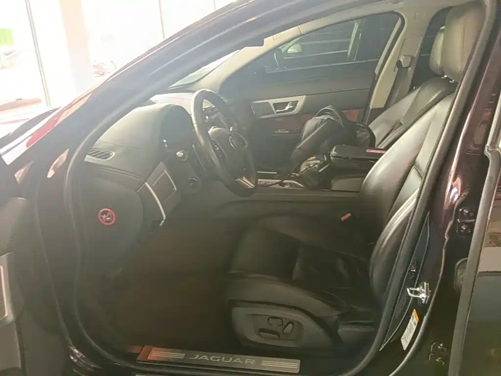 Jaguar XF — миниатюра 15