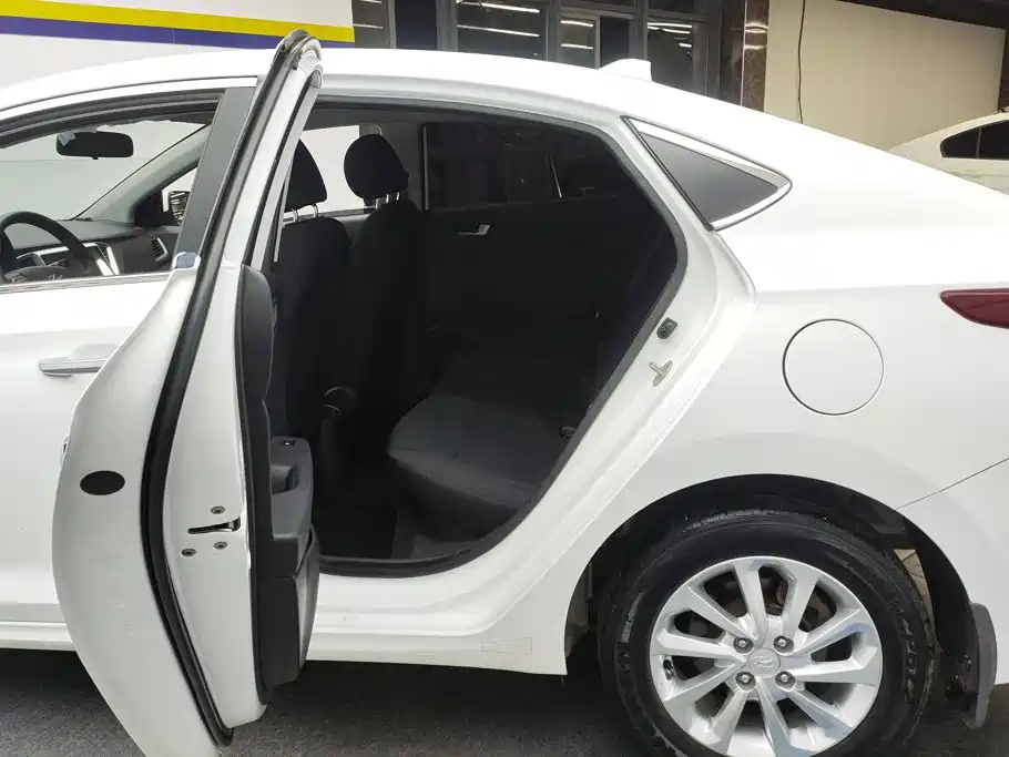 Hyundai Verna — миниатюра 11