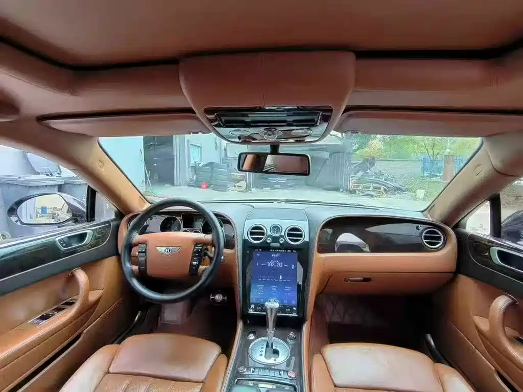Bentley Flying Spur 2010 6.0T мест