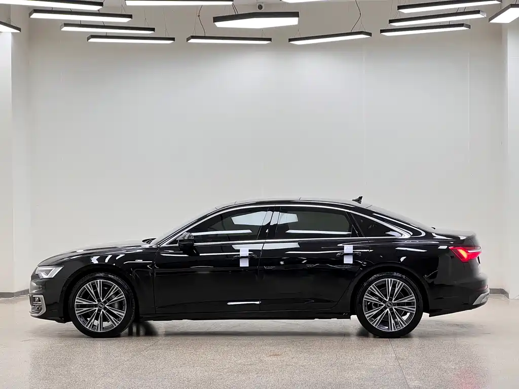 Audi A6L — миниатюра 10
