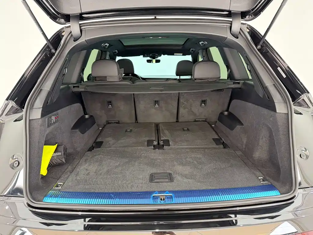 Audi Q7 — миниатюра 27