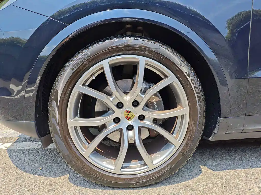 Porsche Cayenne — миниатюра 30