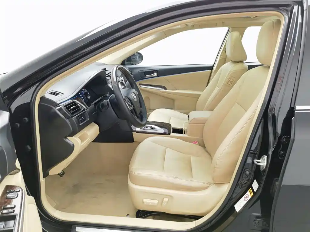 Toyota Camry 2015 2.5G Luxury