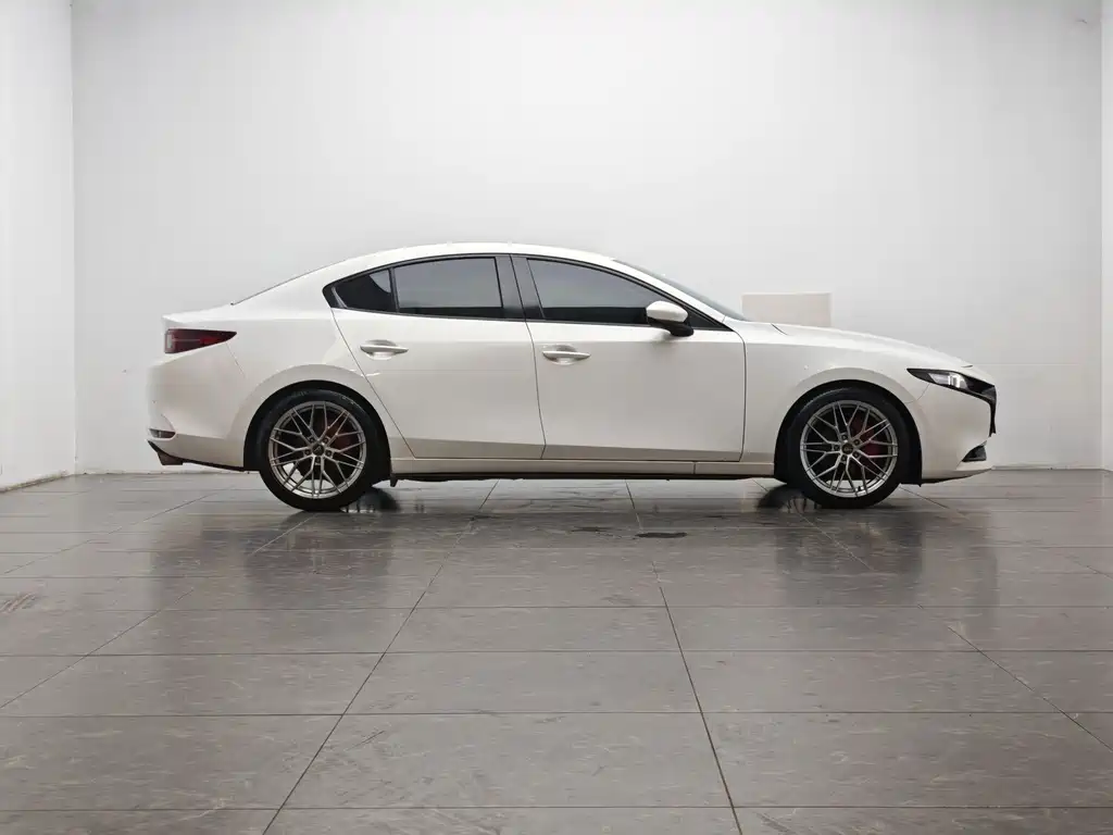 Mazda 3 Axela — миниатюра 11