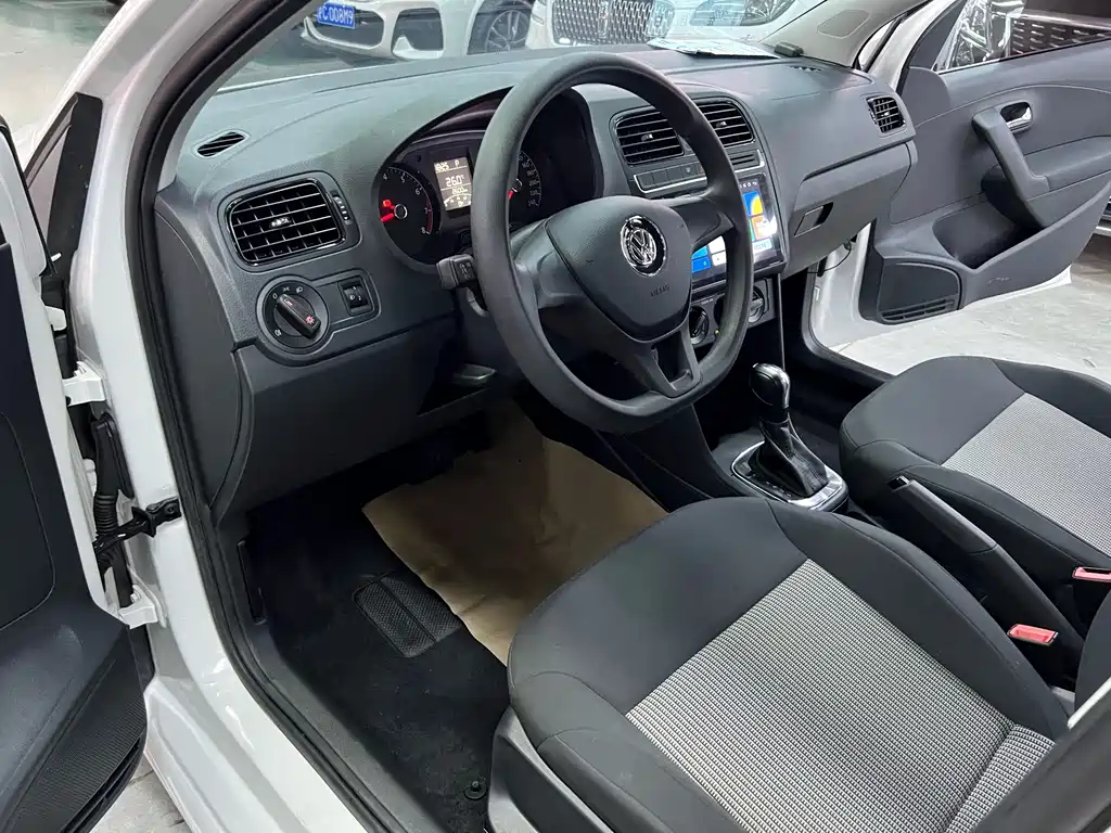 Volkswagen Polo — миниатюра 8
