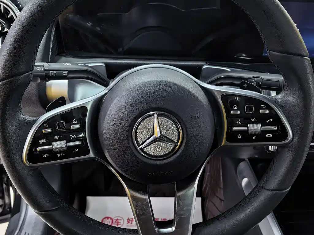 Mercedes-Benz GLB — миниатюра 8