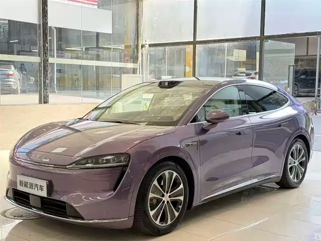 AITO WISDOM WORLD R7 2025