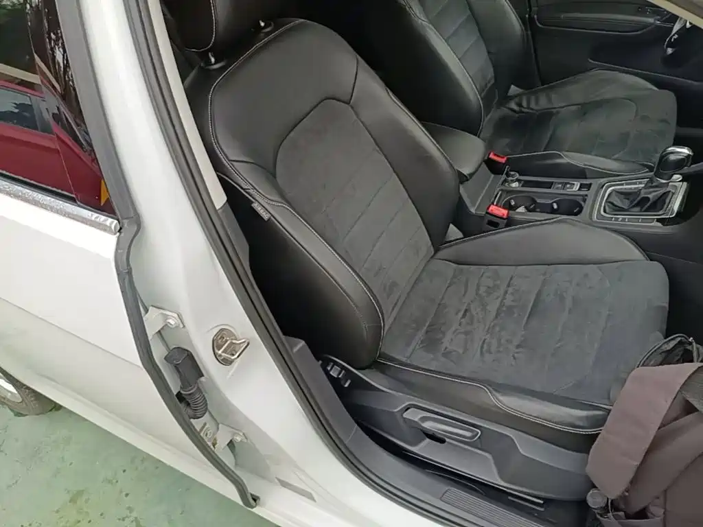 Volkswagen Golf — миниатюра 25