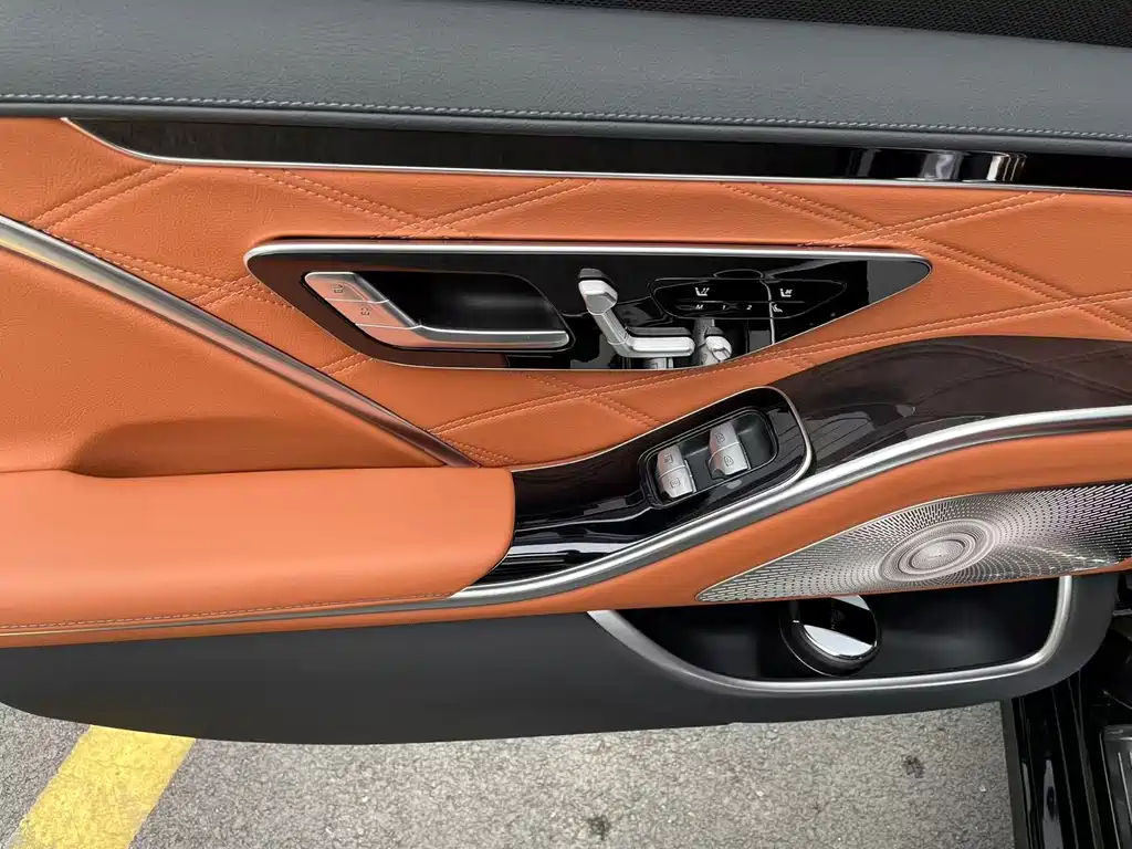Mercedes-Benz S-Class — миниатюра 14