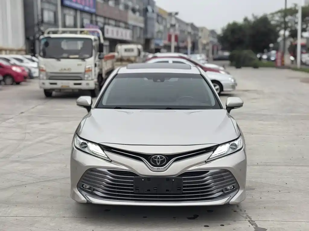Toyota Camry 2018 2.0G Luxury