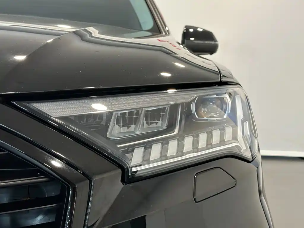 Audi Q7 — миниатюра 14