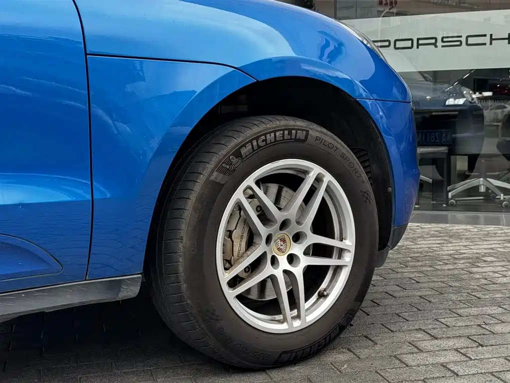 Porsche Macan — миниатюра 8
