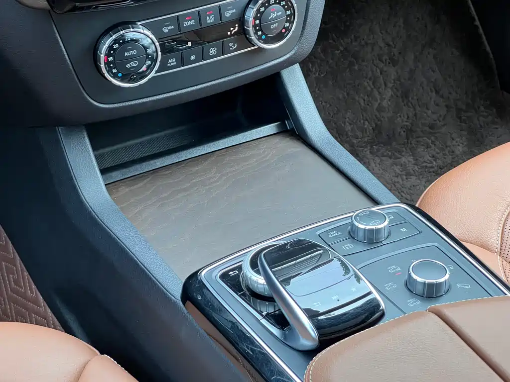 Mercedes-Benz GLS — миниатюра 7