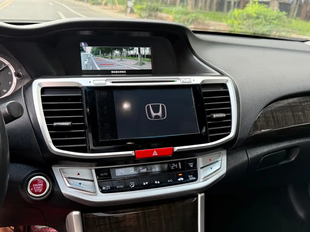 Honda Accord — миниатюра 14