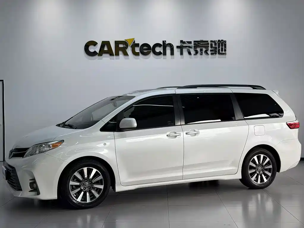 Toyota Sienna — миниатюра 3