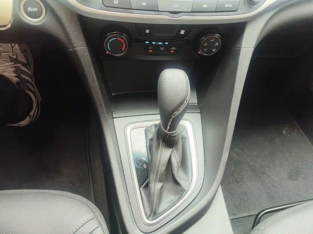 Buick Excelle — миниатюра 14
