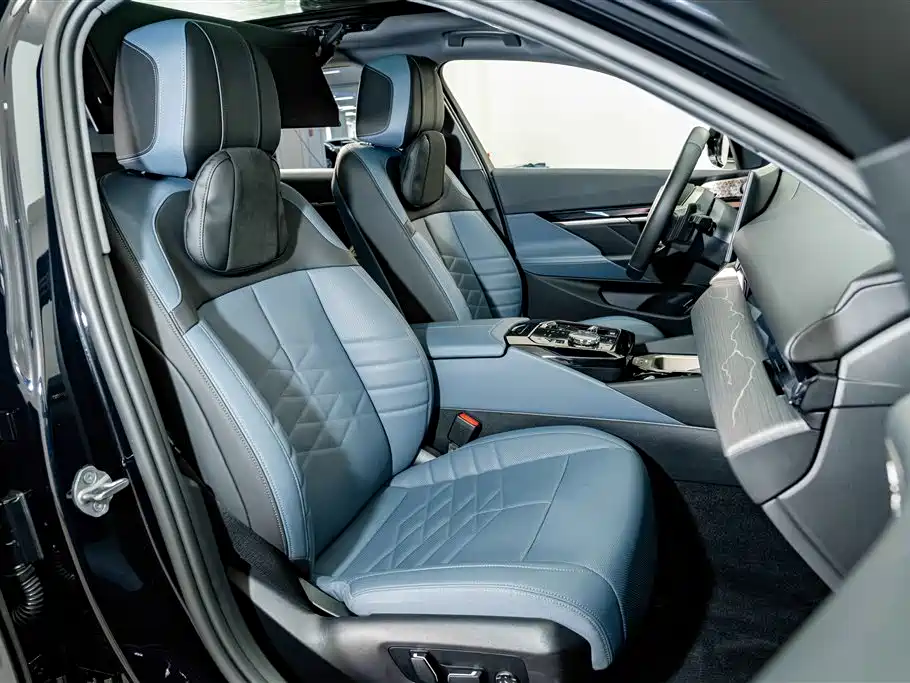 BMW 5 Series — миниатюра 21