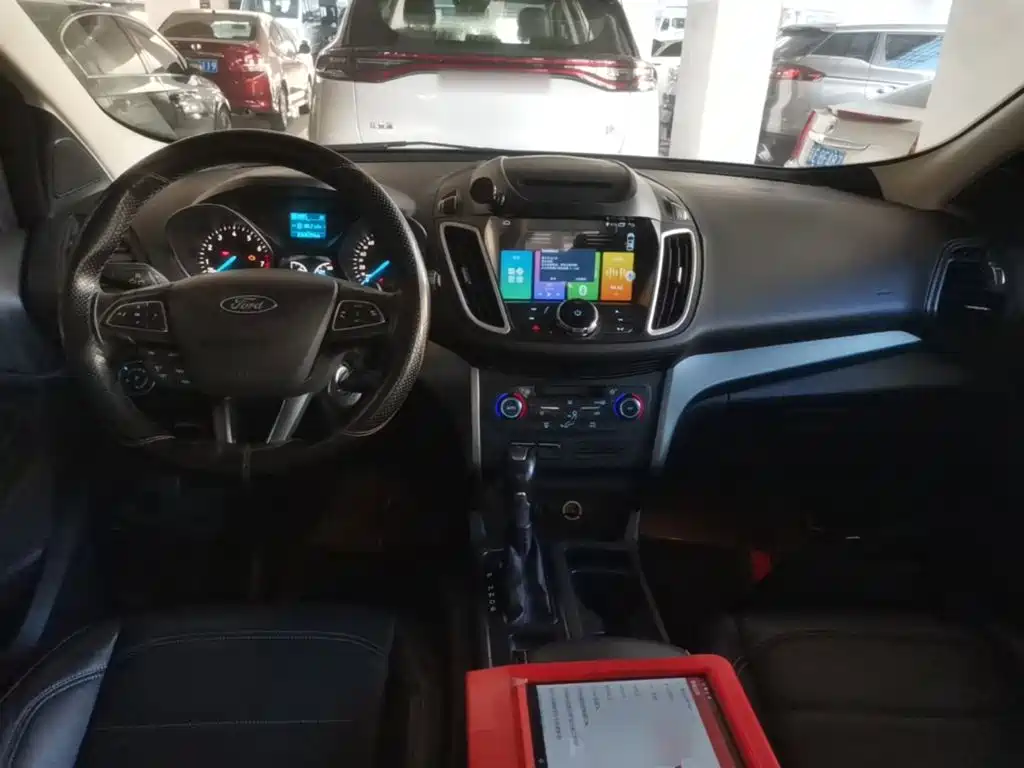 Ford Kuga — миниатюра 10