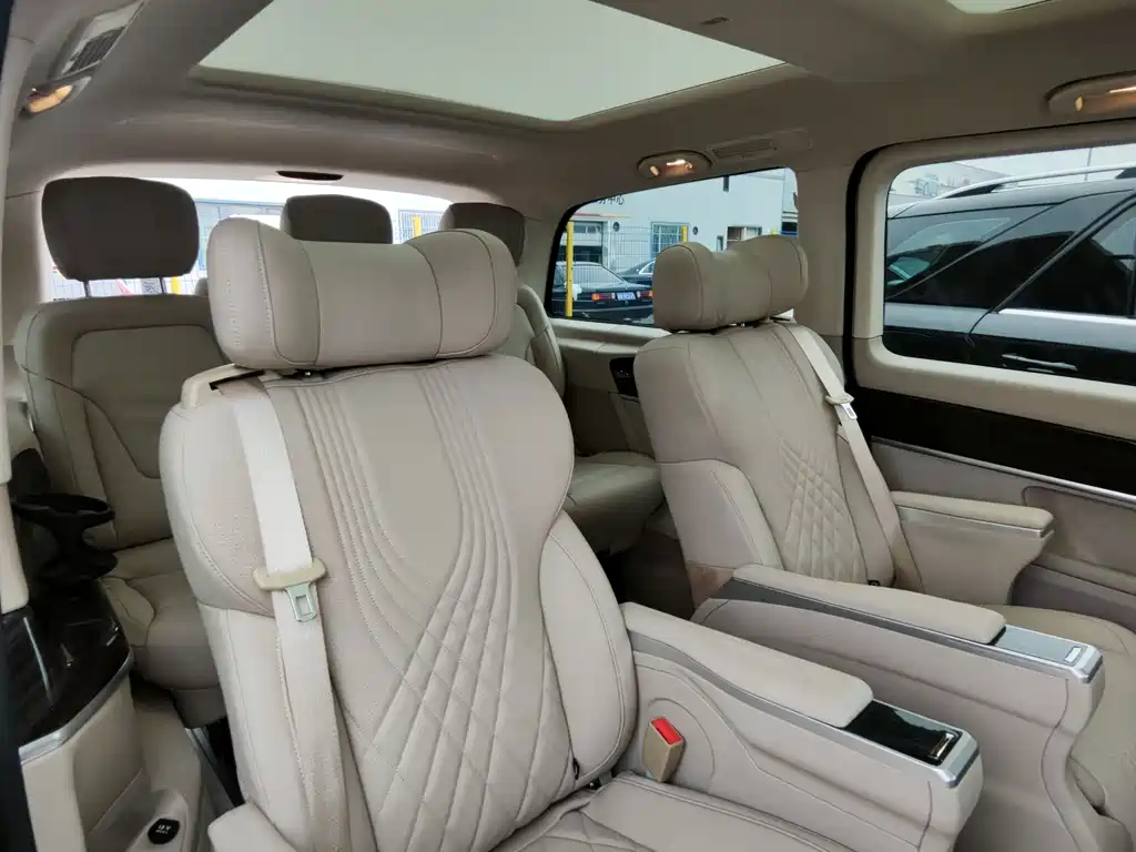 Mercedes-Benz V-Class — миниатюра 15