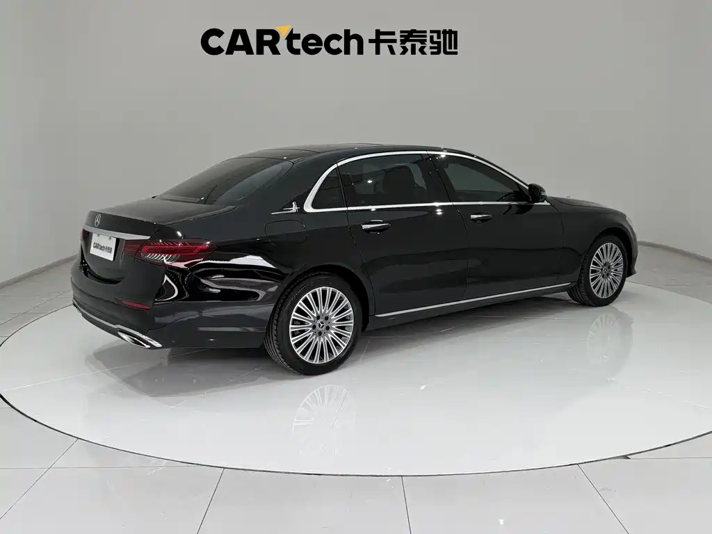 Mercedes-Benz E-Class — миниатюра 5