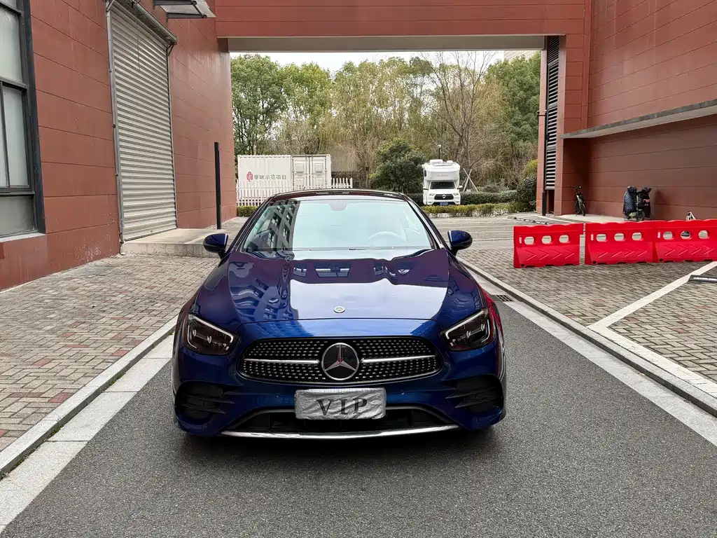 Mercedes-Benz E-Class (Import) — миниатюра 2