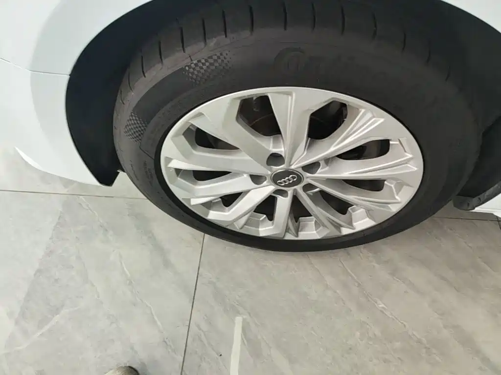 Audi A4L — миниатюра 23