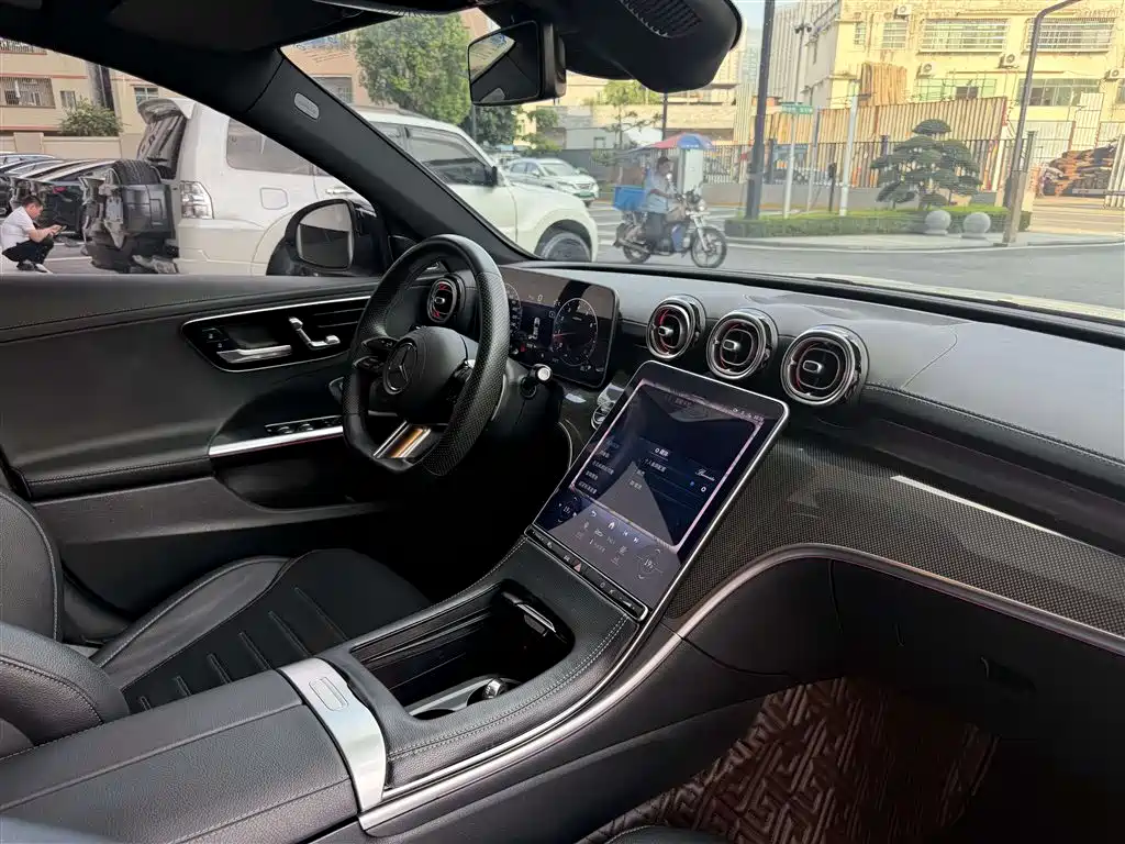 Mercedes-Benz C-Class — миниатюра 11