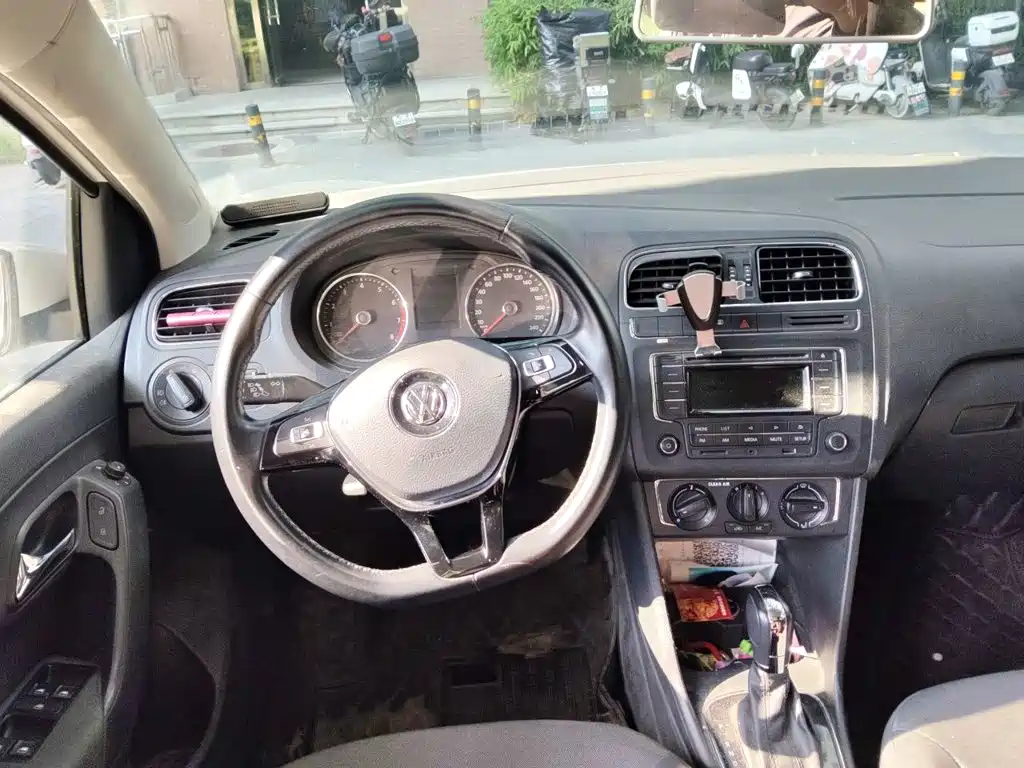 Volkswagen Polo — миниатюра 3